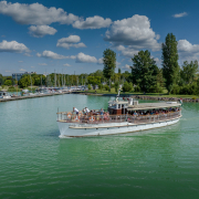 Sétahajó a Balatonon