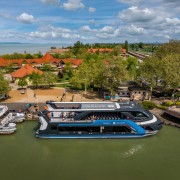 Fonyód hajóállomás Tomaj katamarán