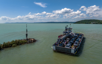 Komp a Balatonon