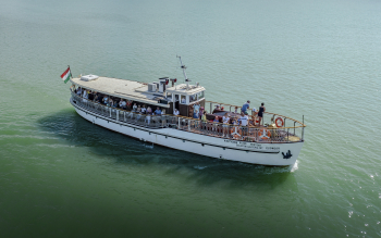 Csongor nosztalgiahajó header kép