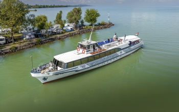 Lelle motoros hajó header kép