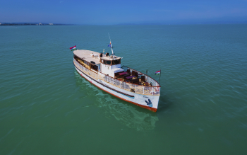 Tünde nosztalgiahajó header kép