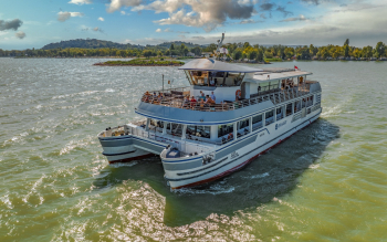 Siófok katamarán a Balatonon